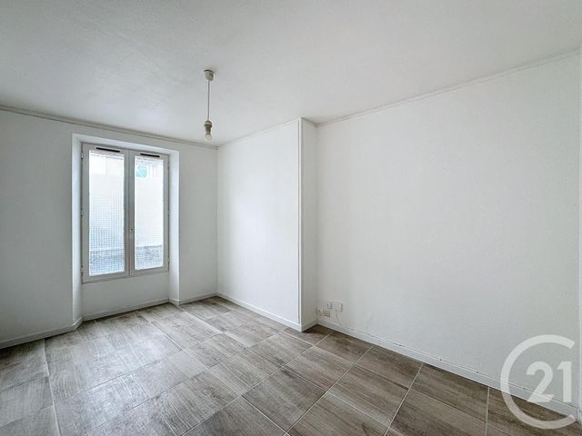 Appartement F1 à louer - 1 pièce - 20.4 m2 - NANGIS - 77 - ILE-DE-FRANCE - Century 21 Martinot Immobilier